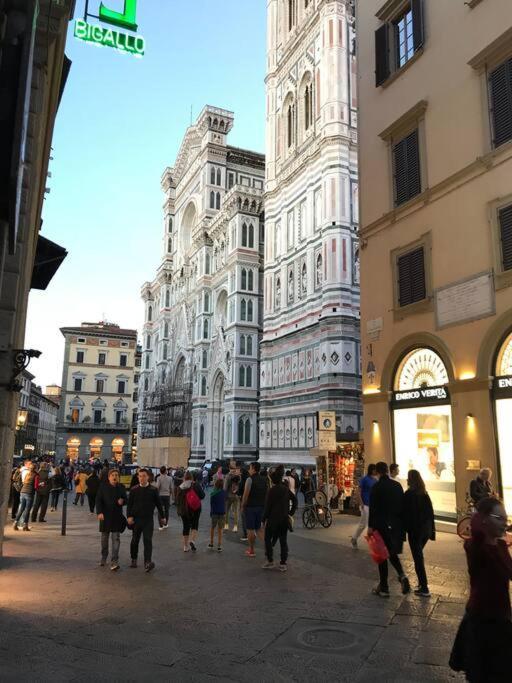 Small Studio, Donatello, Next To The Duomo Of Apartamento *