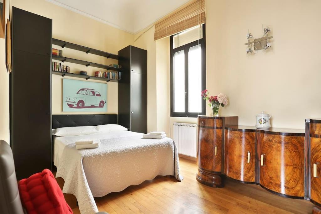 Small Studio, Donatello, Next To The Duomo Of * Florencia